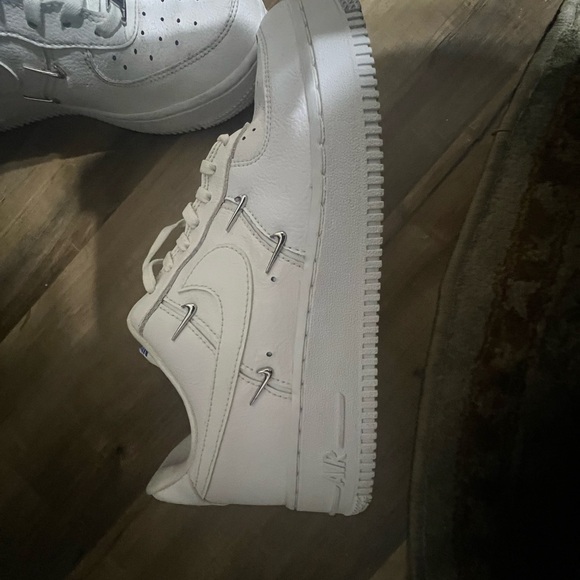 Nike Wmns Air Force 1 LX 'Sisterhood - White Metallic Silver' Sneakers . - Picture 4 of 6
